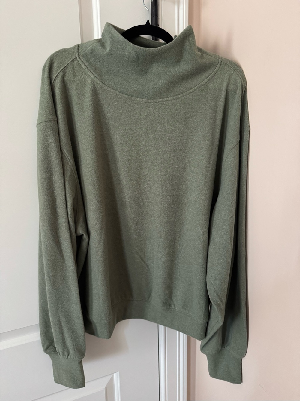 7 Diamonds Olive Green Turtleneck Pullover Sweater
